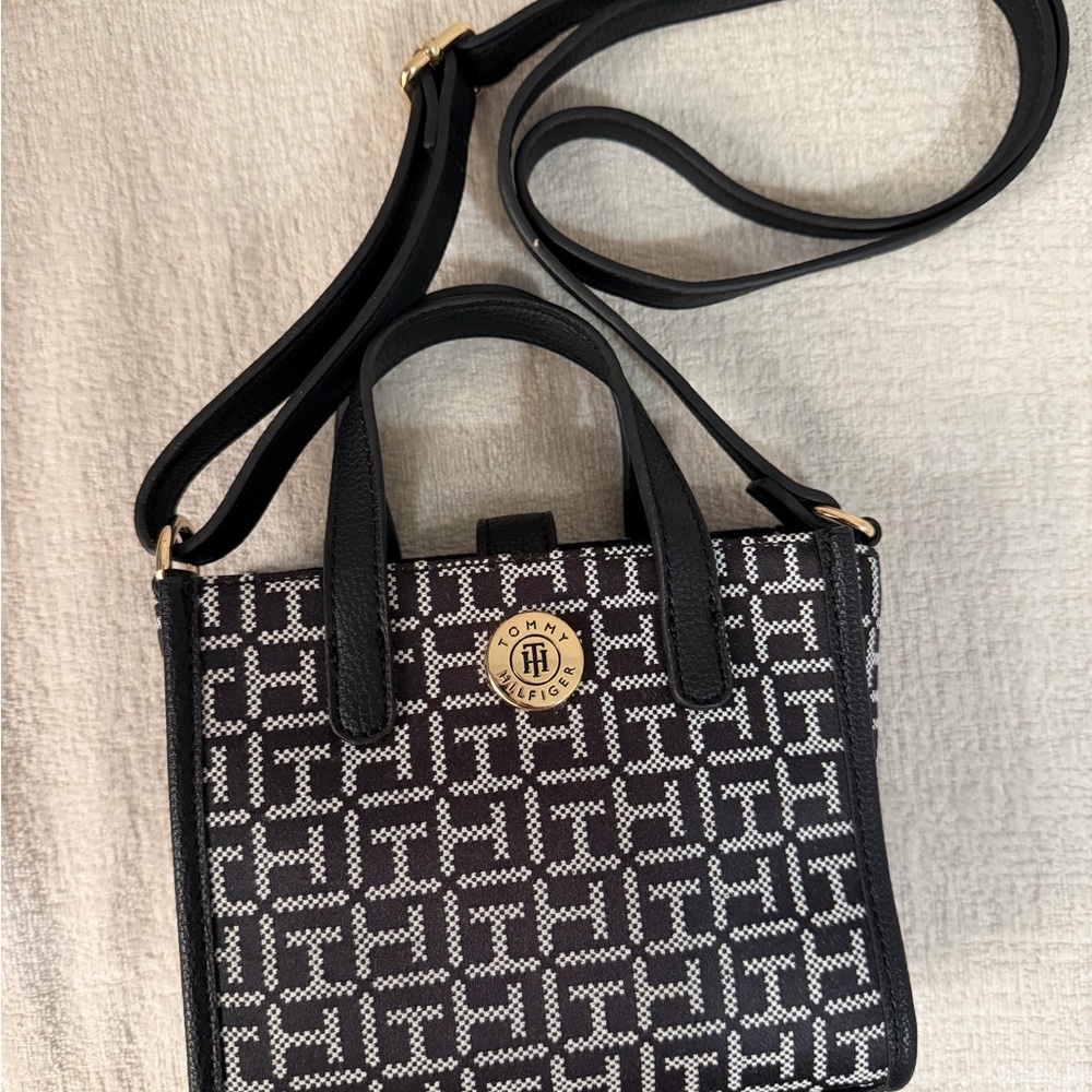 SOLD - Tommy Hilfiger mini bag
